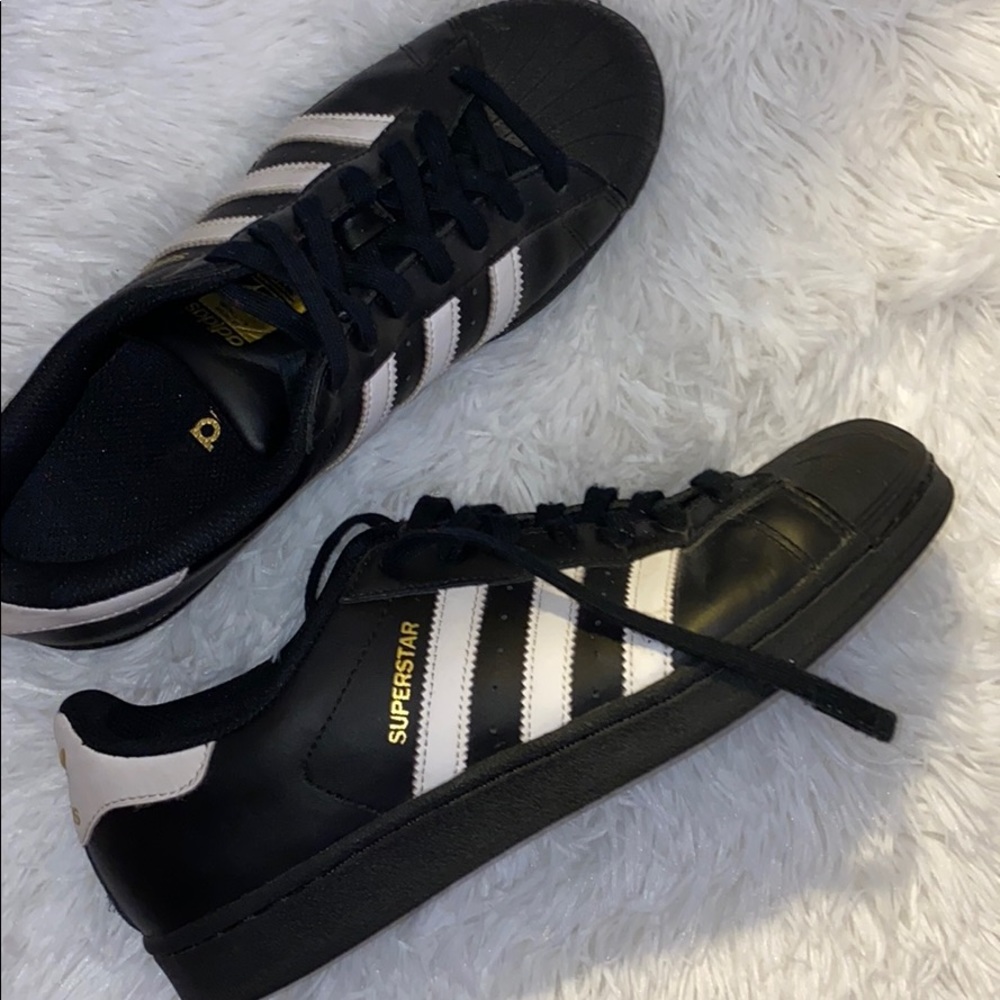 Adidas sneaker size 8.5 female adidas superstar